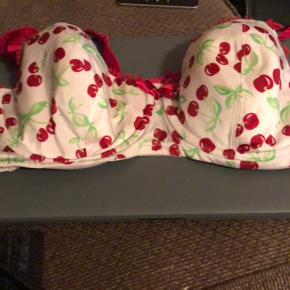 Cacique cherry bra 40DD
